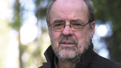 Porträtt på författaren Bo R Holmberg.