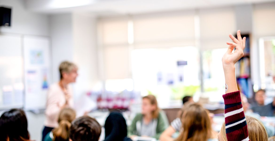 Regeringen vill undersöka mindre klasser i skolan
